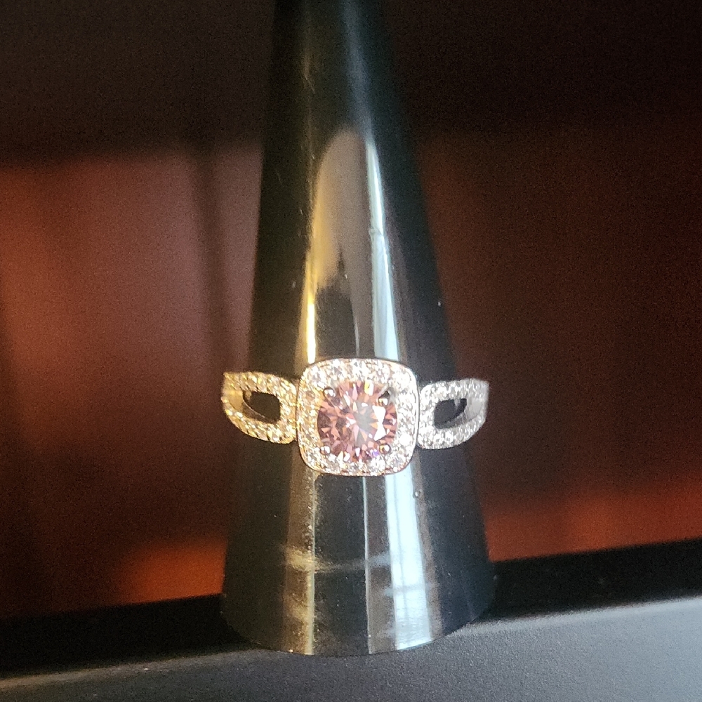 Ryze Party Pink Center Halo Ring with Diamond Pavé Band .925 Sterling Silver
